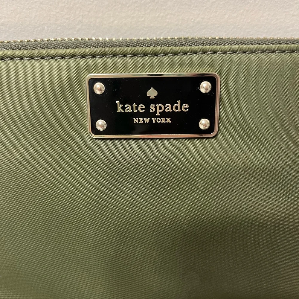 Kate Spade ♠️Wallet - Picture 2 of 4